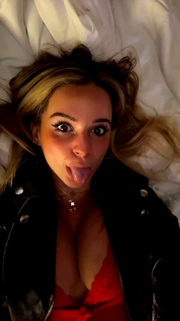 kaitlyn_krems snapchat image archive image