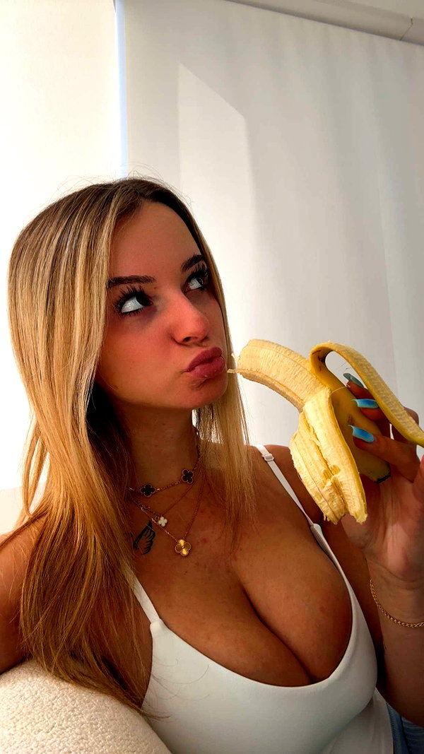 kaitlyn_krems snapchat image archive image