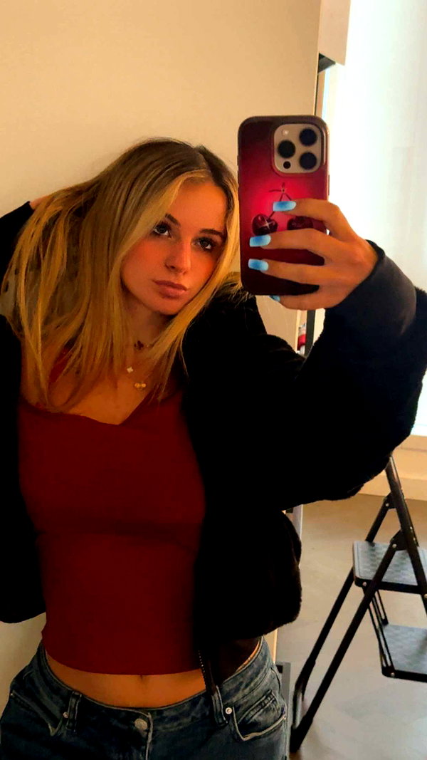kaitlyn_krems snapchat image archive image