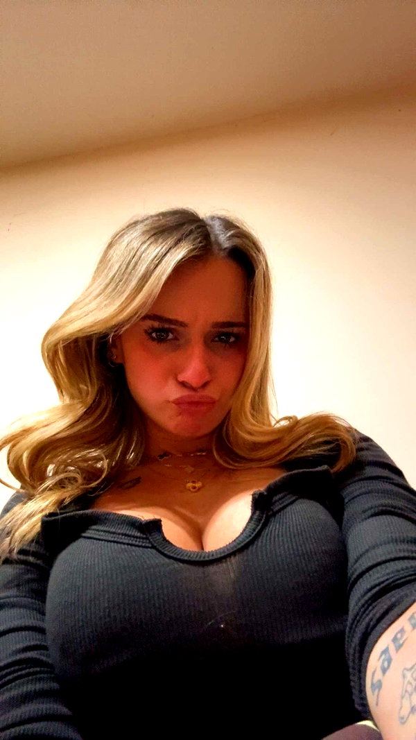kaitlyn_krems snapchat image archive image