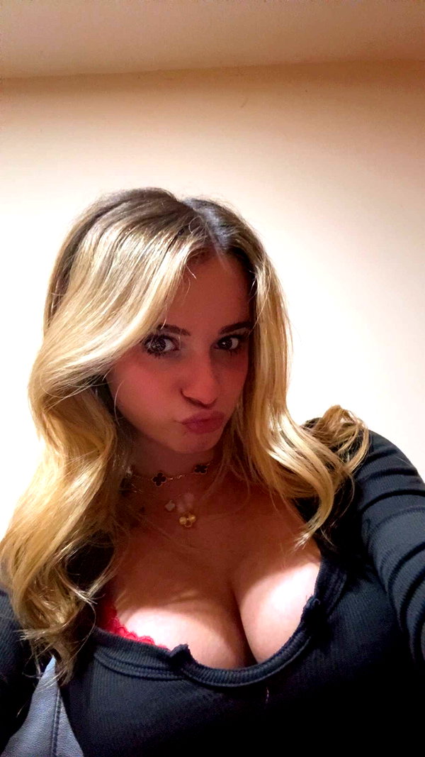 kaitlyn_krems snapchat image archive image