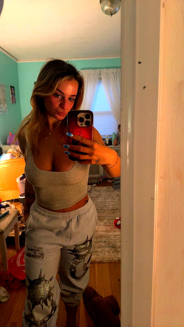 kaitlyn_krems snapchat image archive image
