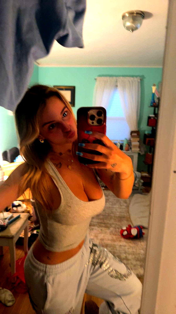 kaitlyn_krems snapchat image archive image