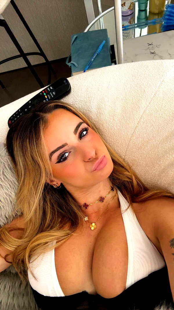 kaitlyn_krems snapchat image archive image