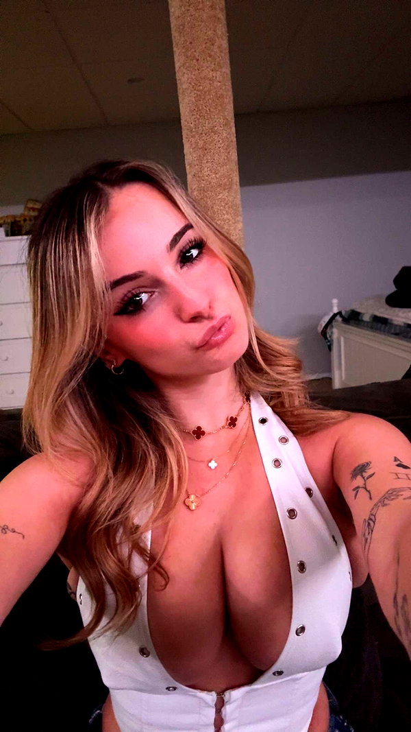 kaitlyn_krems snapchat image archive image