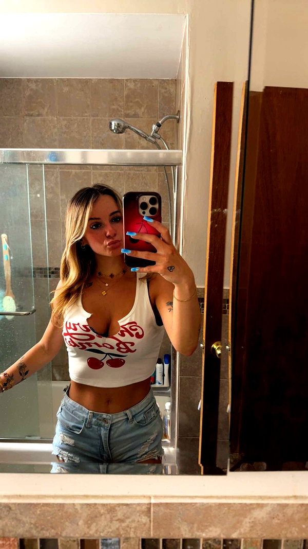 kaitlyn_krems snapchat image archive image