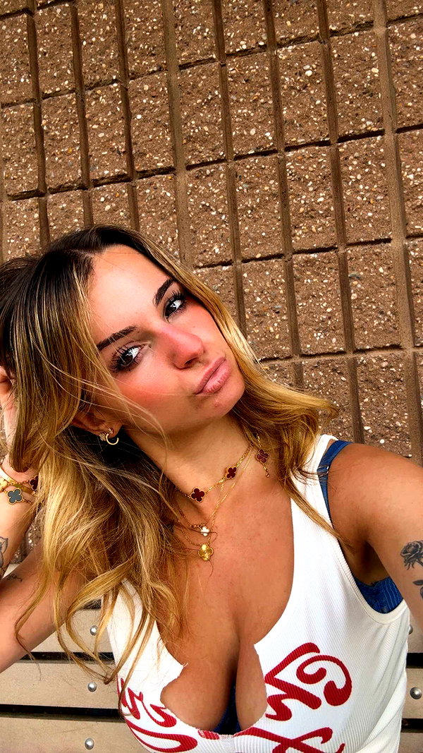 kaitlyn_krems snapchat image archive image
