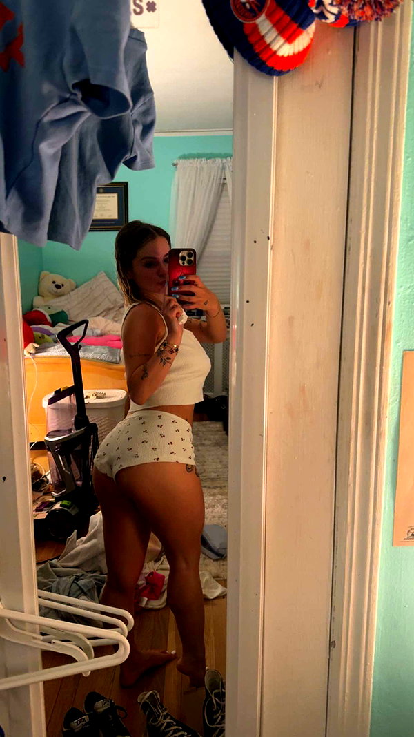 kaitlyn_krems snapchat image archive image