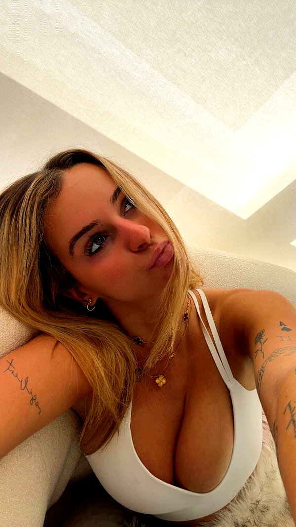 kaitlyn_krems snapchat image archive image