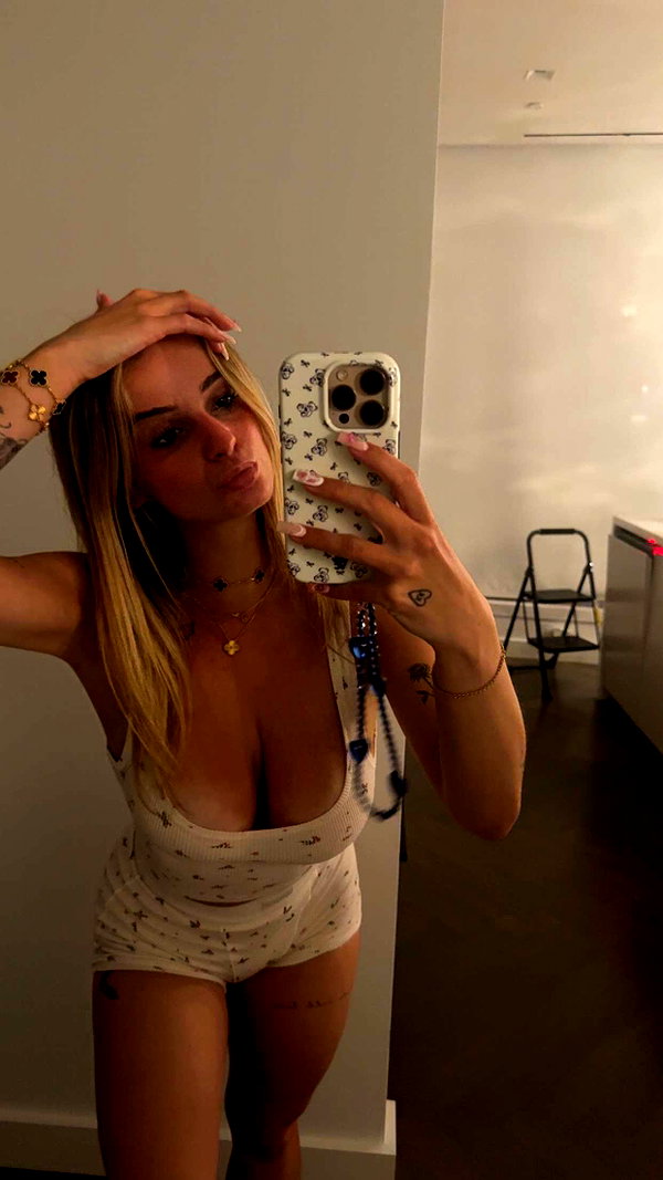 kaitlyn_krems snapchat image archive image