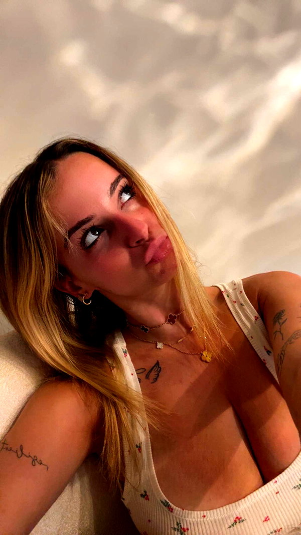 kaitlyn_krems snapchat image archive image