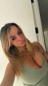 kaitlyn_krems Altpins Profile Picture