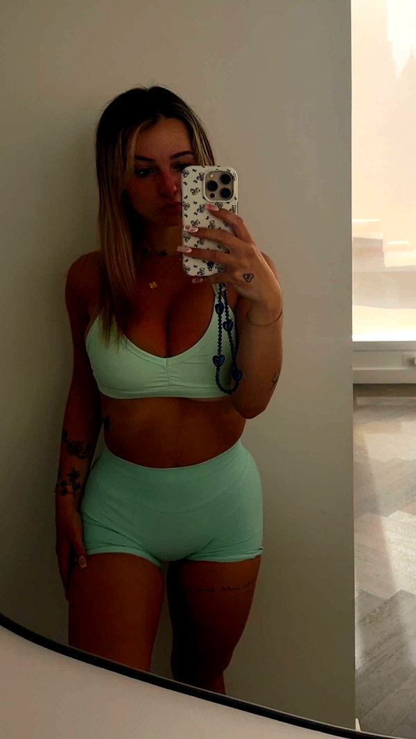 kaitlyn_krems snapchat image archive image