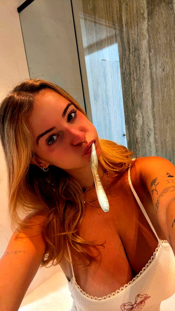 kaitlyn_krems snapchat image archive image