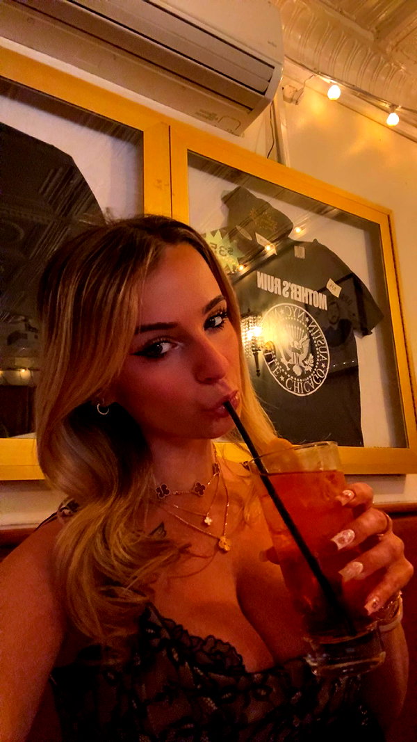kaitlyn_krems snapchat image archive image