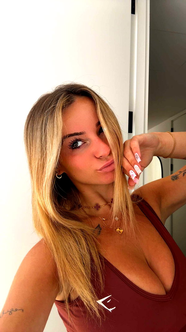 kaitlyn_krems snapchat image archive image