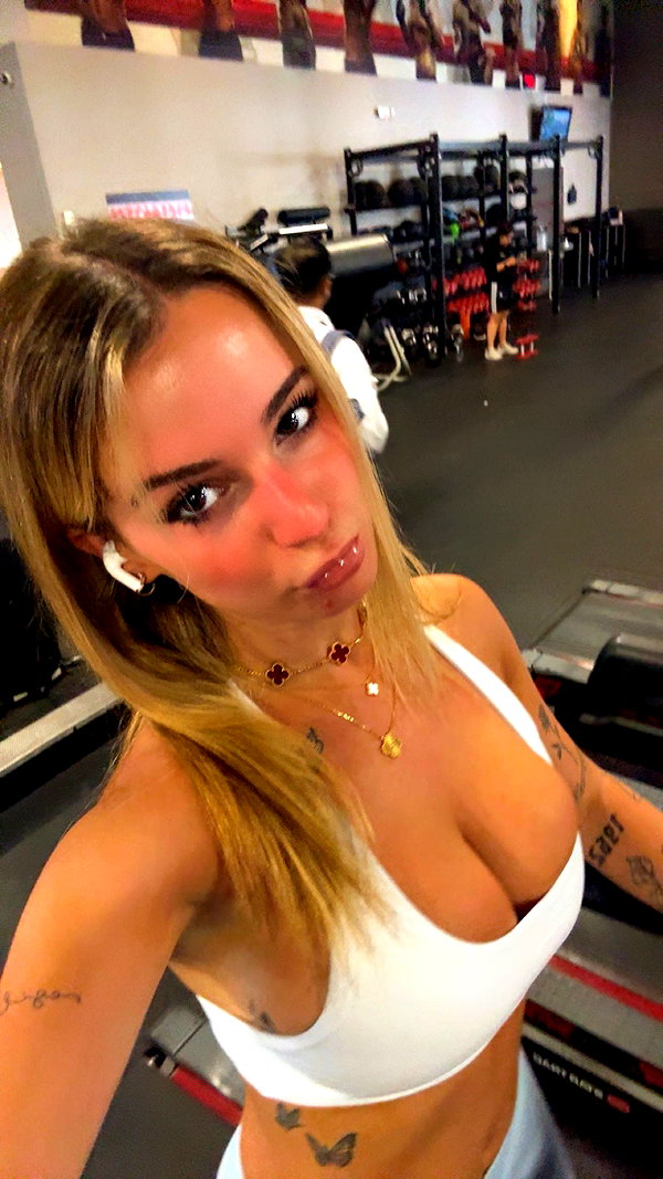 kaitlyn_krems snapchat image archive image