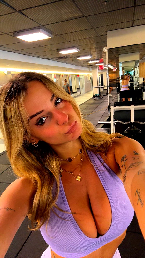 kaitlyn_krems snapchat image archive image