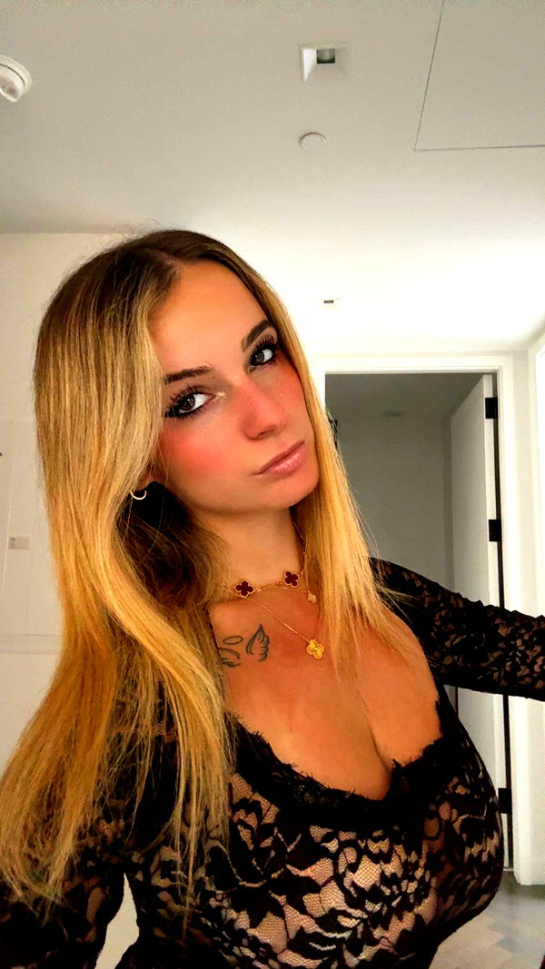 kaitlyn_krems snapchat image archive image