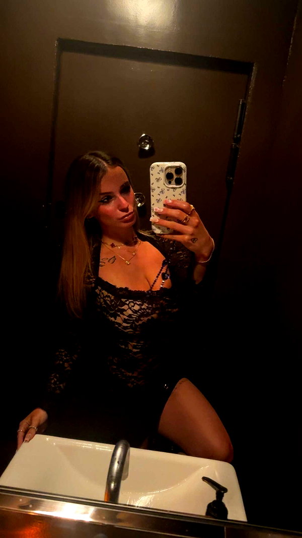 kaitlyn_krems snapchat image archive image