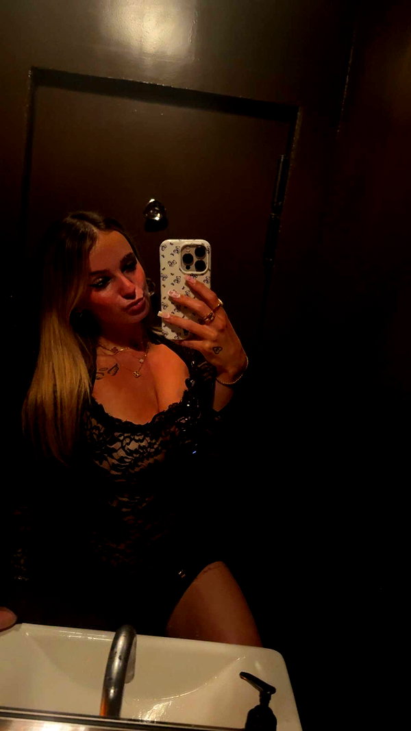 kaitlyn_krems snapchat image archive image