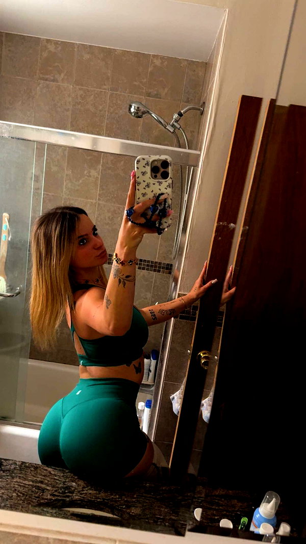 kaitlyn_krems snapchat image archive image