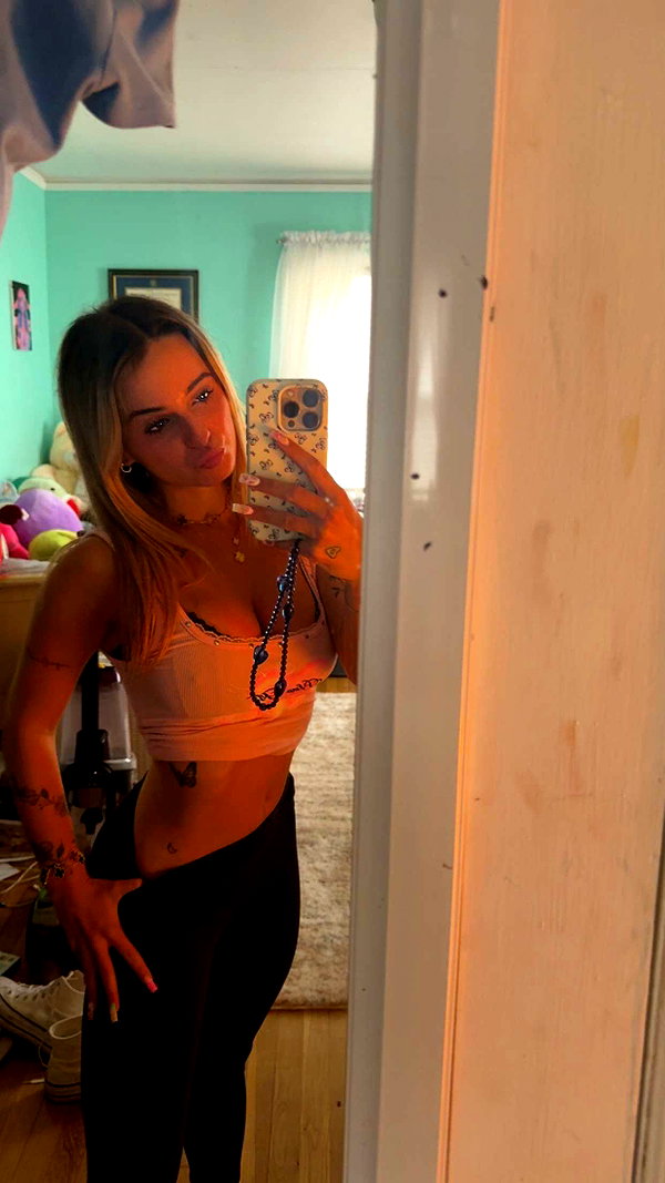 kaitlyn_krems snapchat image archive image