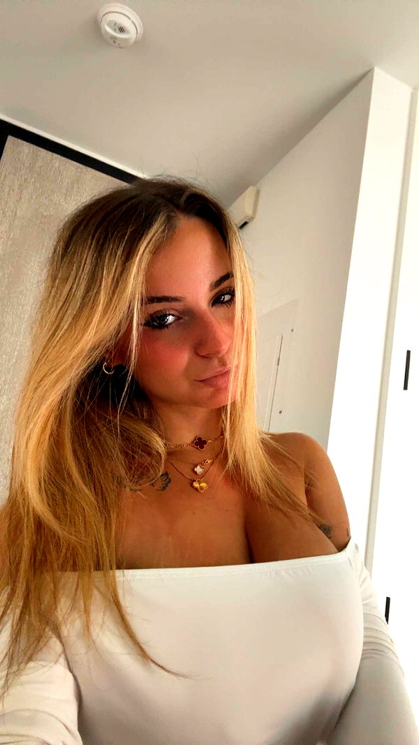 kaitlyn_krems snapchat image archive image