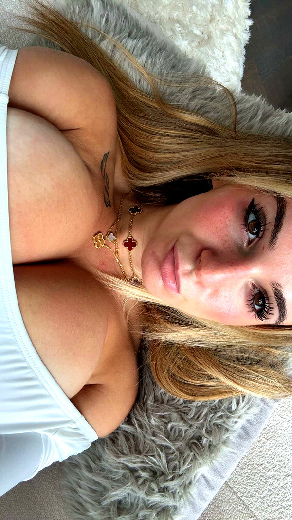 kaitlyn_krems snapchat image archive image