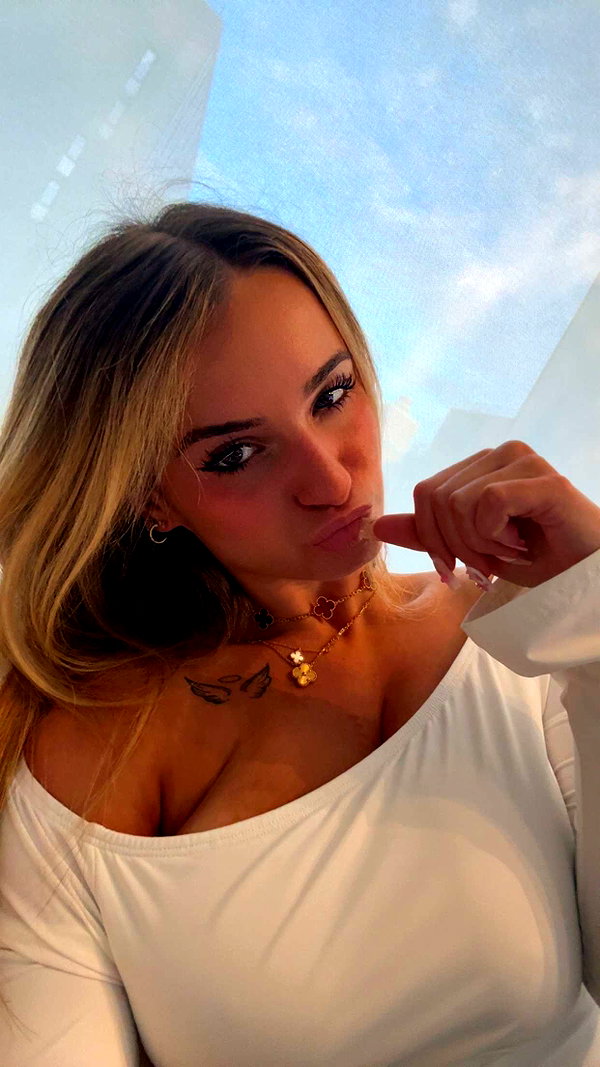 kaitlyn_krems snapchat image archive image