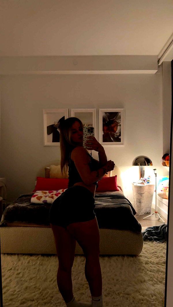 kaitlyn_krems snapchat image archive image