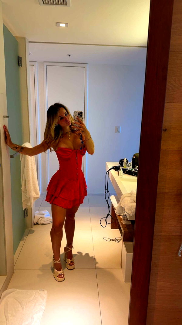 kaitlyn_krems snapchat image archive image