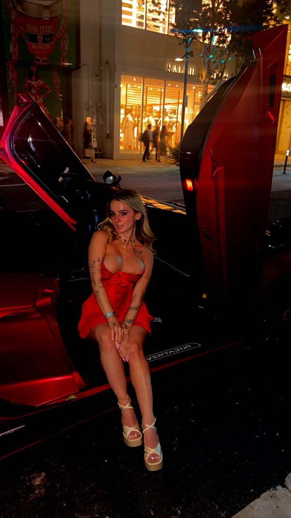 kaitlyn_krems snapchat image archive image