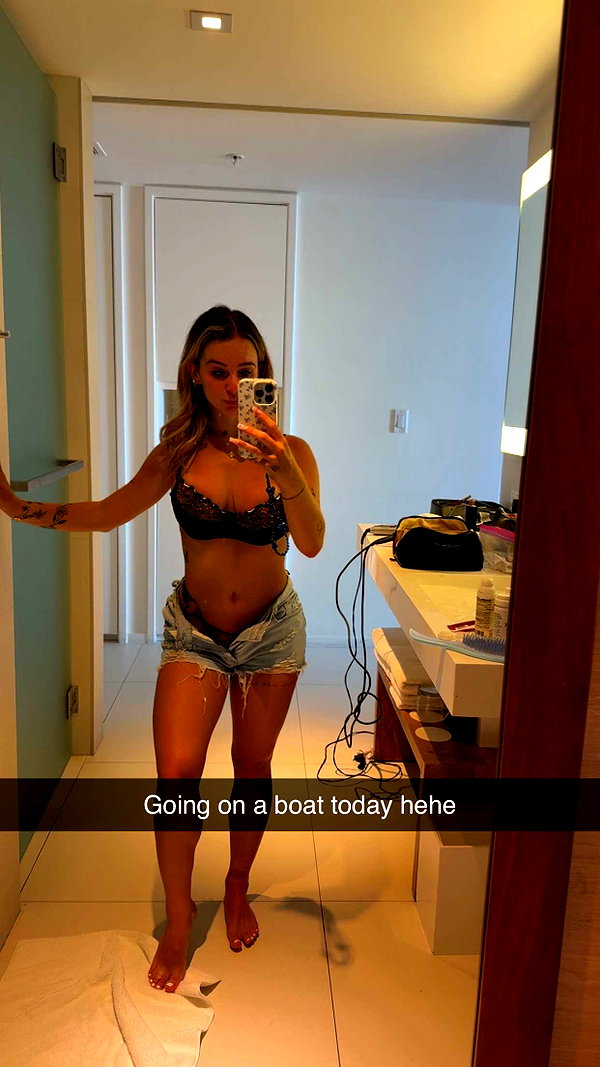kaitlyn_krems snapchat image archive image