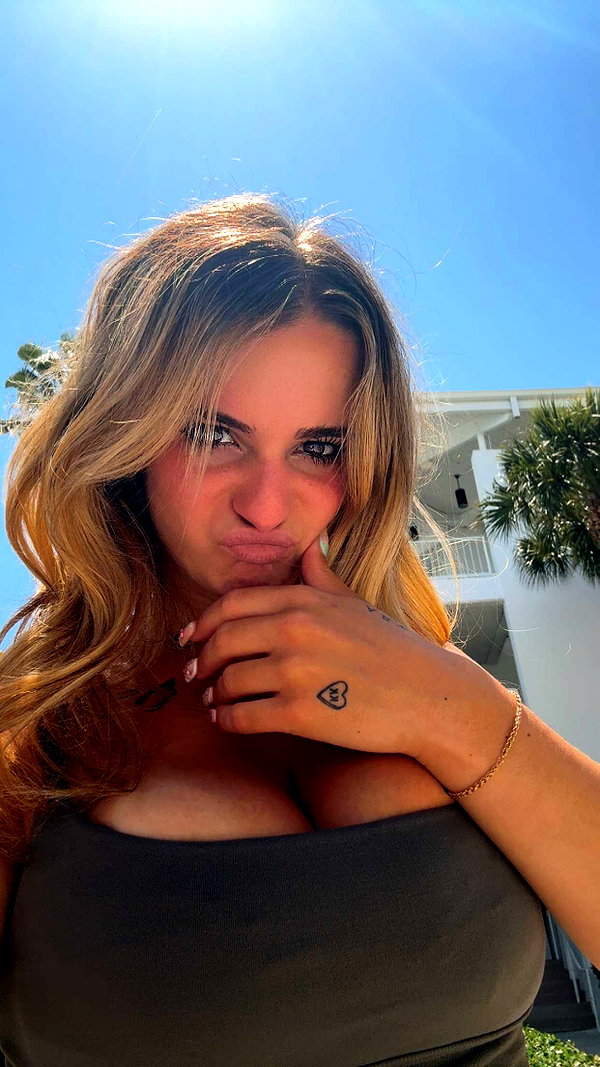 kaitlyn_krems snapchat image archive image