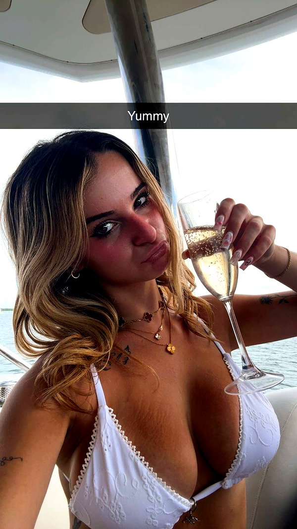 kaitlyn_krems snapchat image archive image