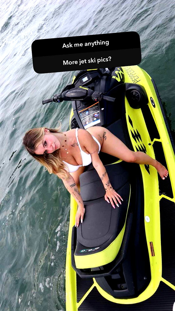 kaitlyn_krems snapchat image archive image