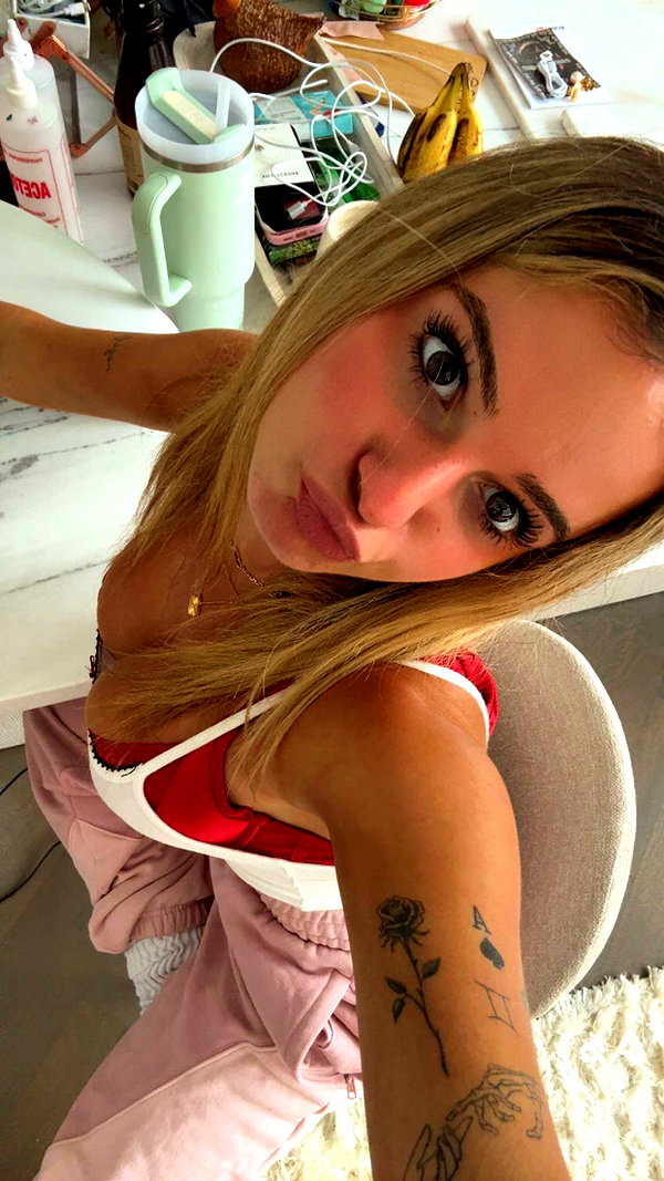 kaitlyn_krems snapchat image archive image