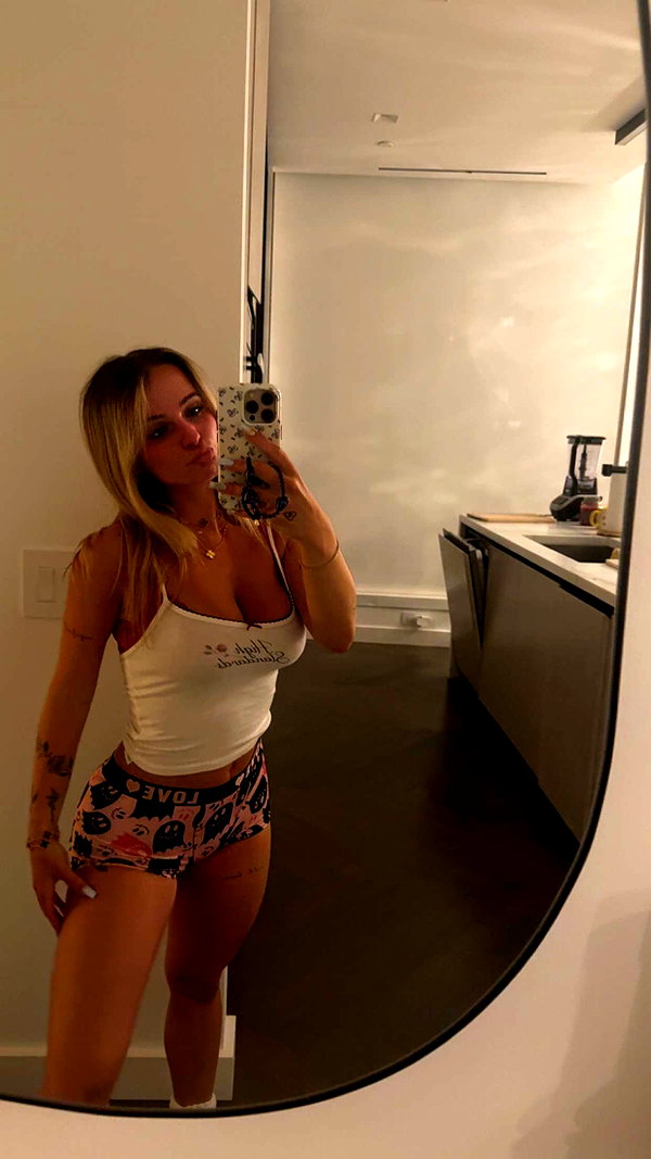 kaitlyn_krems snapchat image archive image