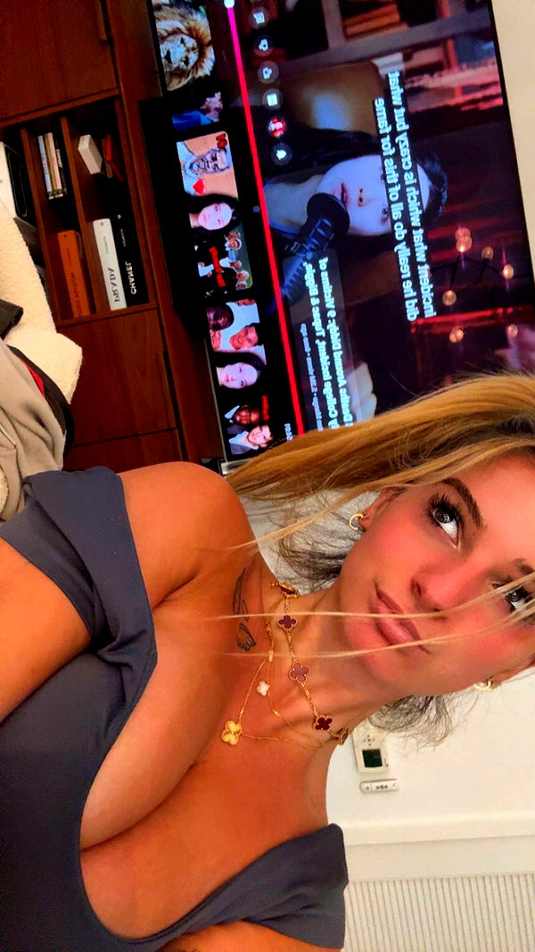 kaitlyn_krems snapchat image archive image