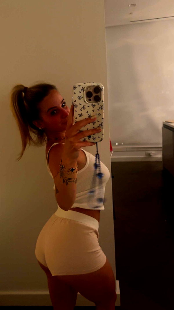 kaitlyn_krems snapchat image archive image
