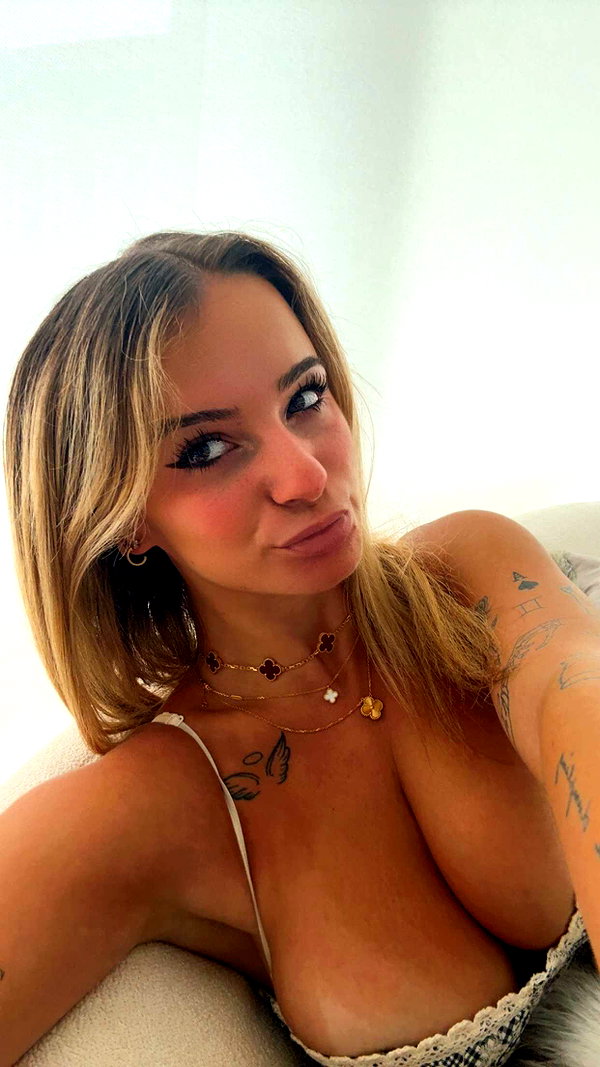 kaitlyn_krems snapchat image archive image