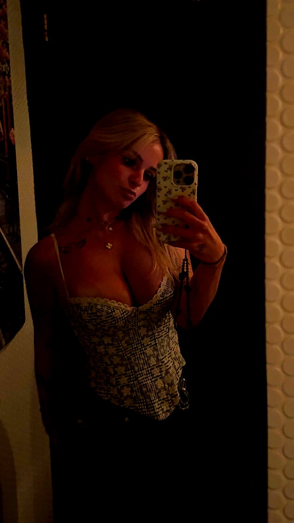 kaitlyn_krems snapchat image archive image