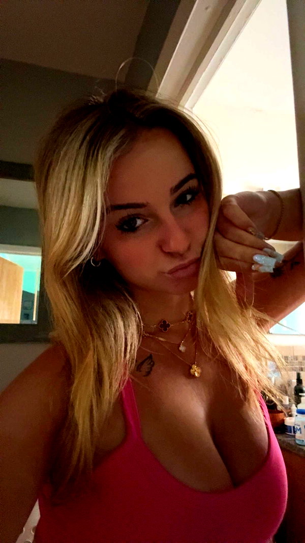 kaitlyn_krems snapchat image archive image