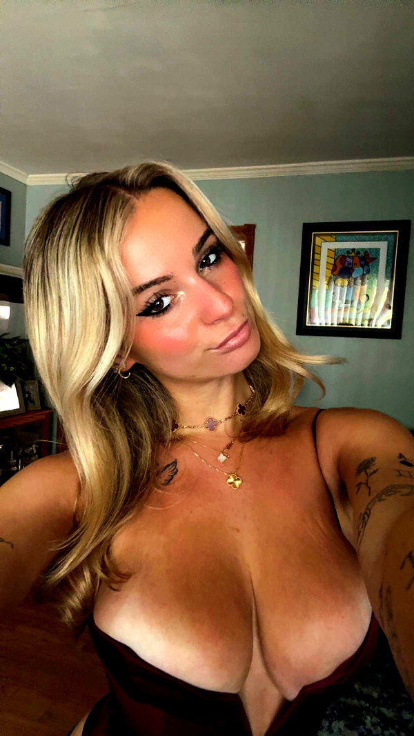 kaitlyn_krems snapchat image archive image