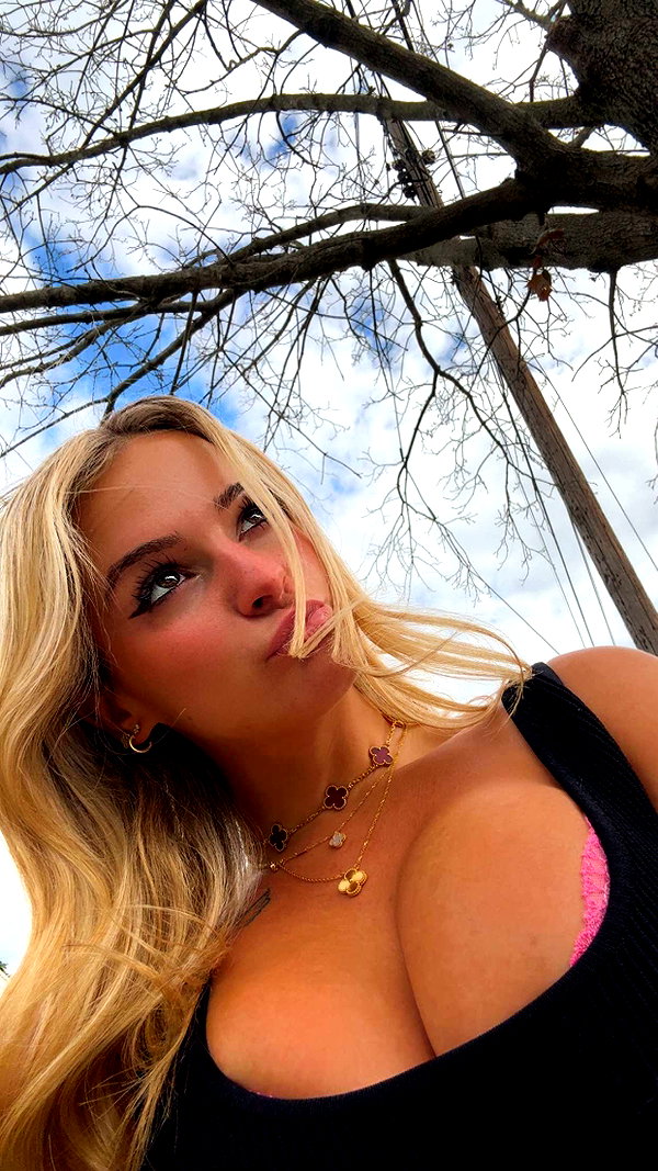 kaitlyn_krems snapchat image archive image