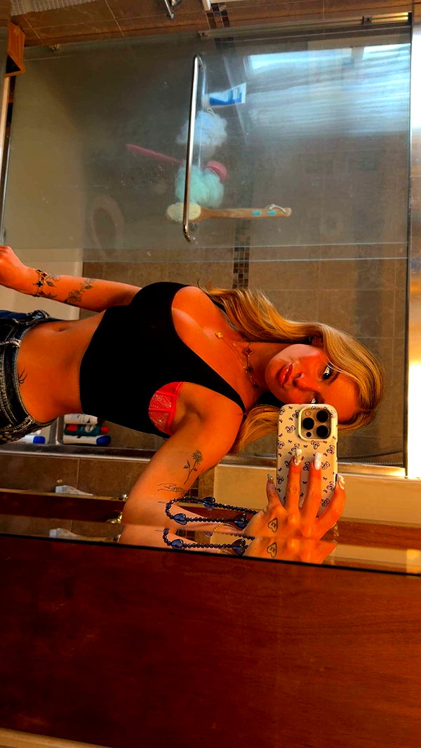 kaitlyn_krems snapchat image archive image