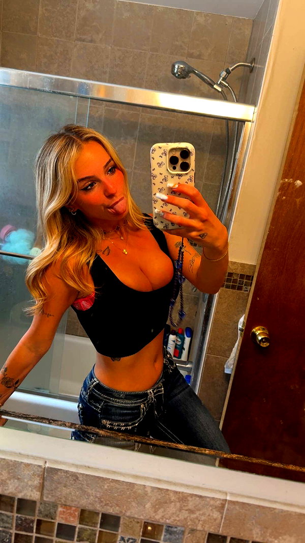 kaitlyn_krems snapchat image archive image
