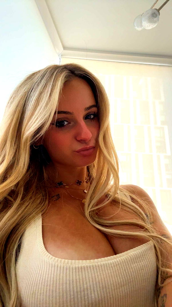 kaitlyn_krems snapchat image archive image