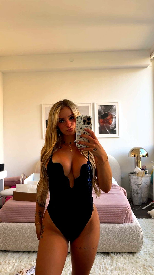 kaitlyn_krems snapchat image archive image